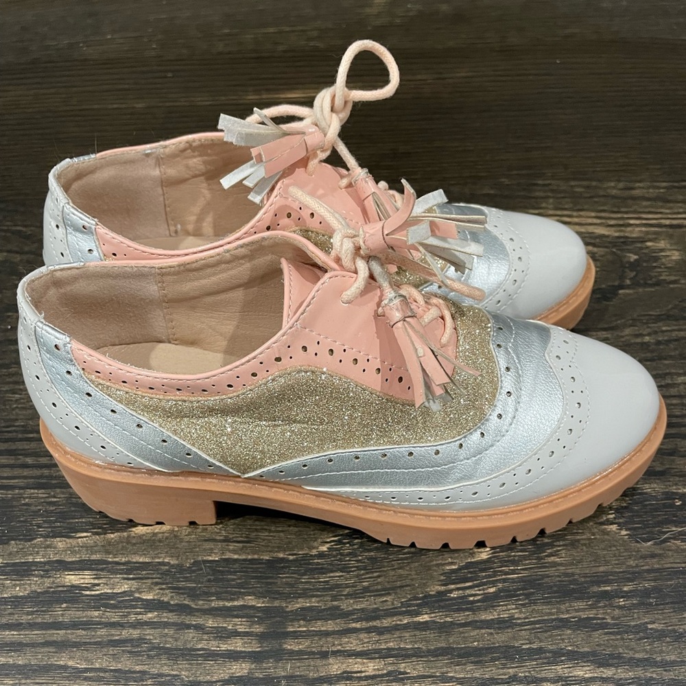 Vintage style Oxford Brogues Chunky Heel Shoes Lace-up Loafer. Pink/gold/silver